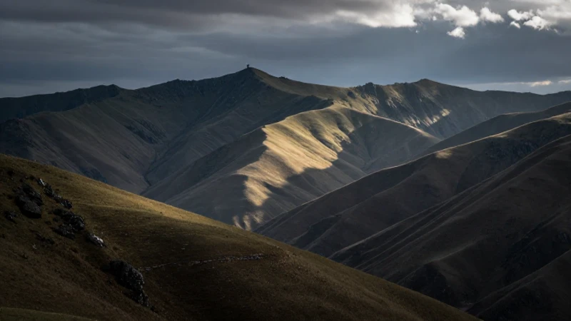 Paisaje montañoso con luz cinematográfica