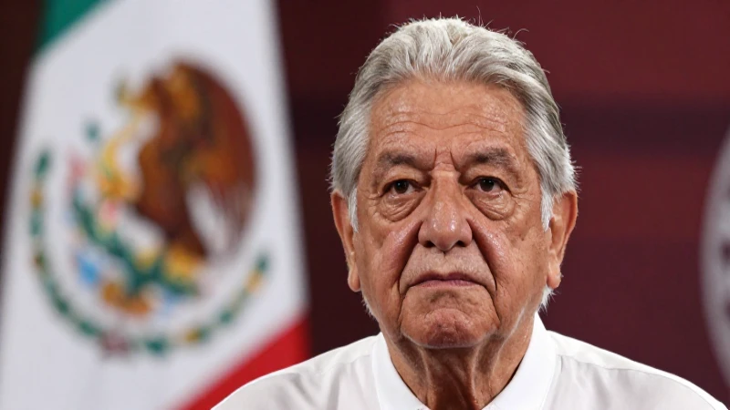 López Obrador, mestizo, retratado con luz cálida