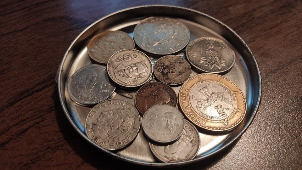 banco azteca compra monedas antiguas de 20 pesos en