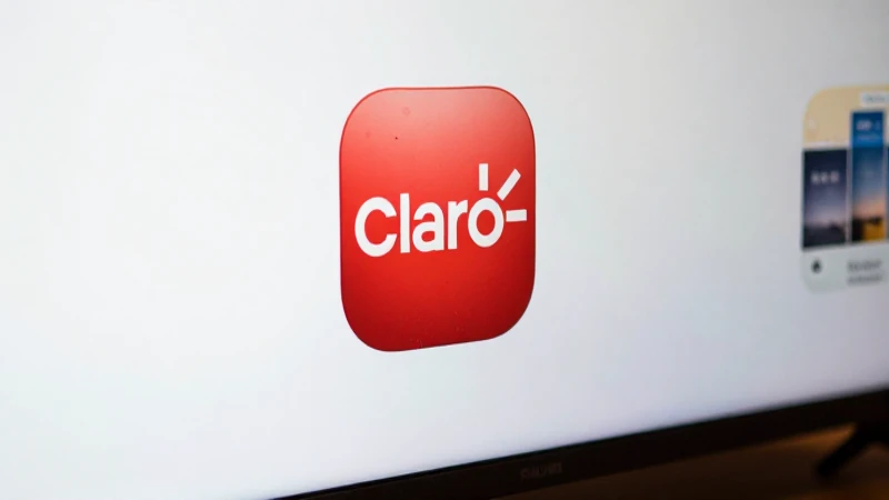 Televisión Philips con Claro Video, luz cálida