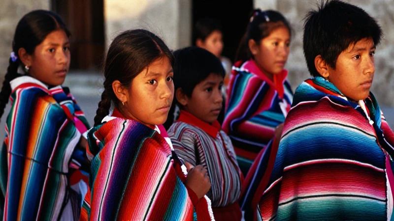 HABITANTES EN OAXACA: CUÁNTOS VIVEN EN ESTE ENCANTO 6 Niños oaxaqueños bajo el sol cálido