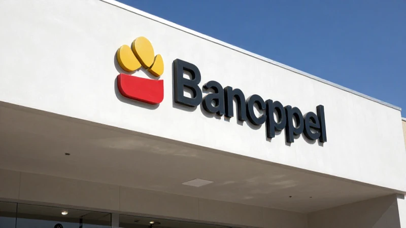 Fachada de Coppel, Bancoppel y luz intensa