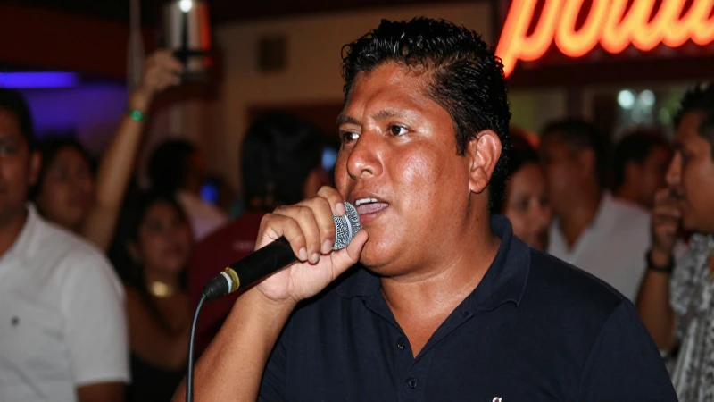 Me recomiendas bares de karaoke en Ciudad de México 9 Cantante mestizo en bar con neón