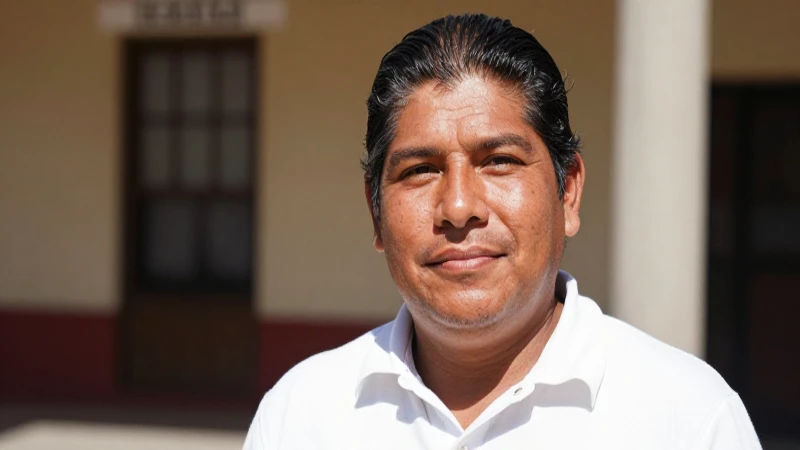 Guía Megacable Tehuacán: Sucursales, Atención al Cliente y Contratación 3 Joven mexicana, sonriente bajo el sol cálido