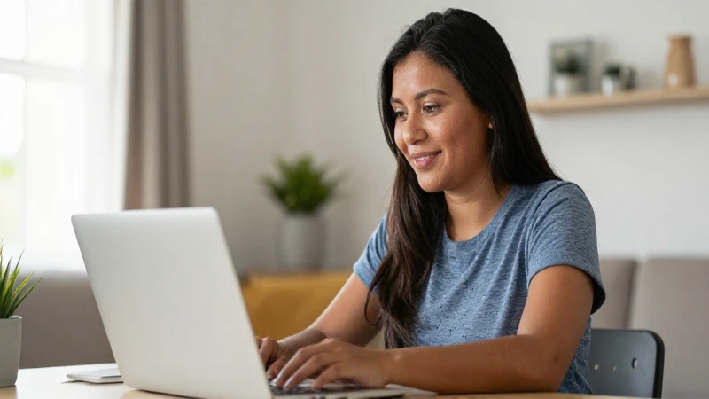 Cómo contratar internet en Telmex Rioverde fácilmente 4 Mujer mexicana sonríe en hogar cálido