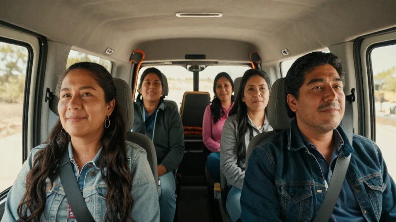 Viaja cómodo con Transporte Huatulco 2000 en México 5 Autocaravana cálida, mexicana y sonriente en ambiente cinéfilo